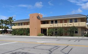 Curtis Inn & Suites